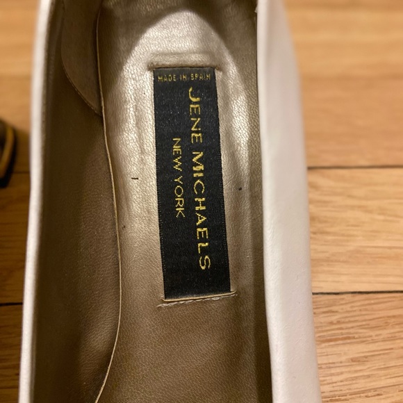 Vintage white heels with sun 🌞 - Picture 5 of 5